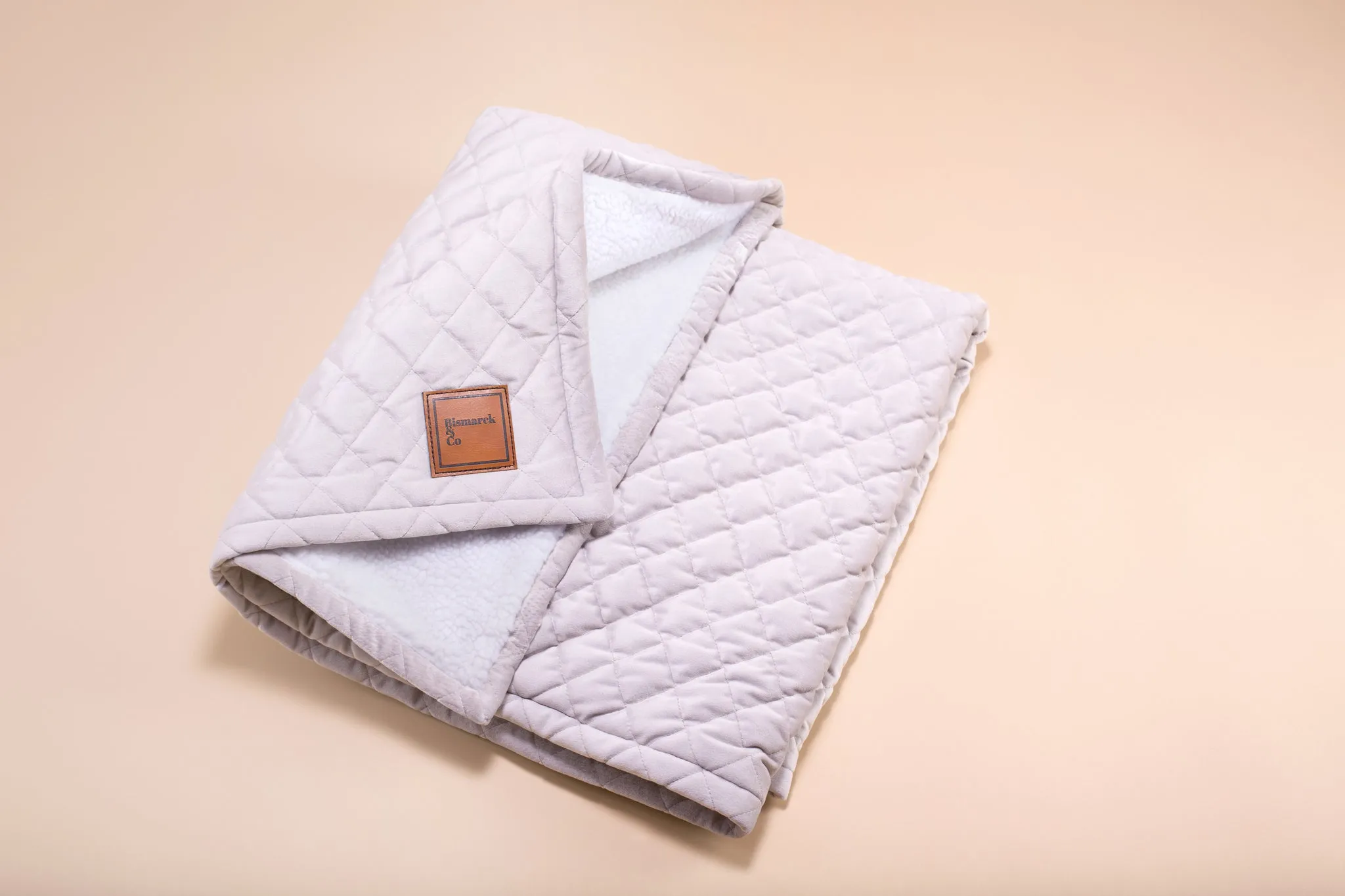 Quilted Velvet & Sherpa Mat in Light Grey